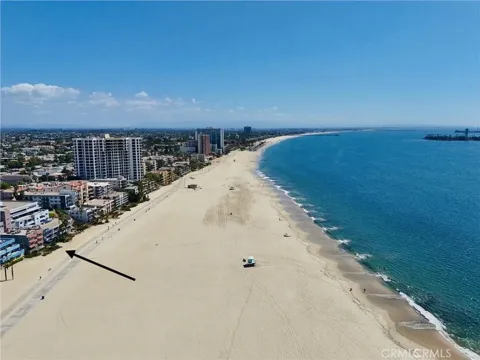 1174 E Ocean #10