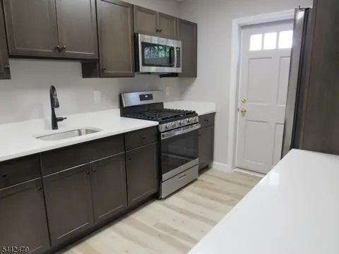 4 Fairfield Cres