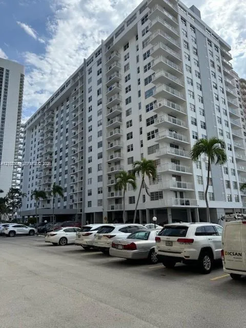 1849 S Ocean Dr #PH1