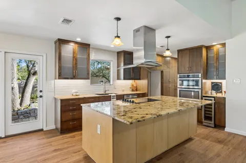 3415 Amalfi Cove