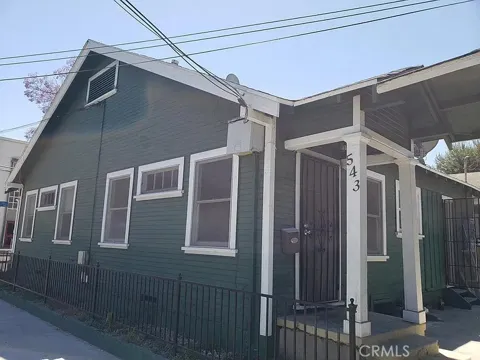 543 Cerritos Avenue