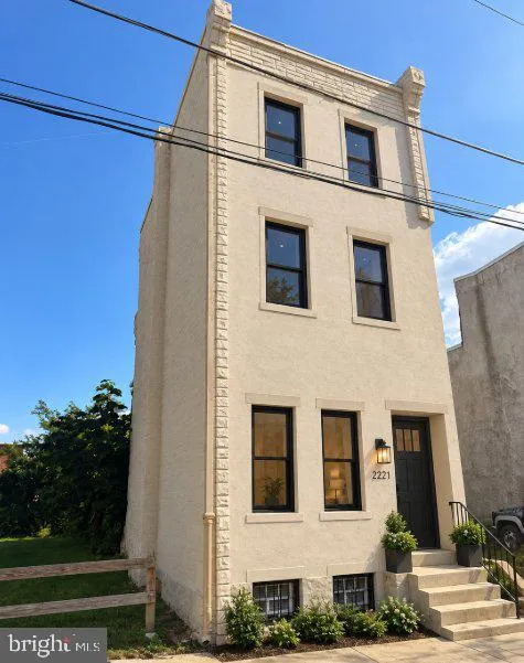 2221 UBER STREET