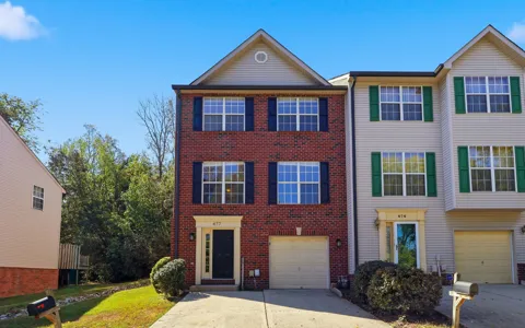 477 Huntington Ridge Dr