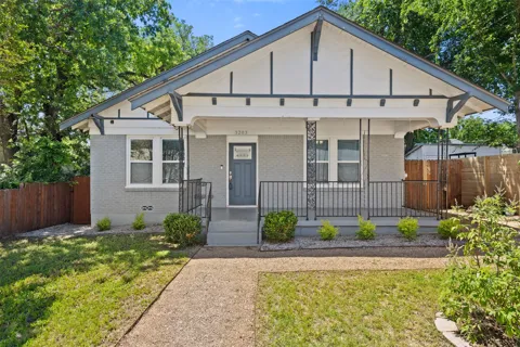 3203 E 18th Street