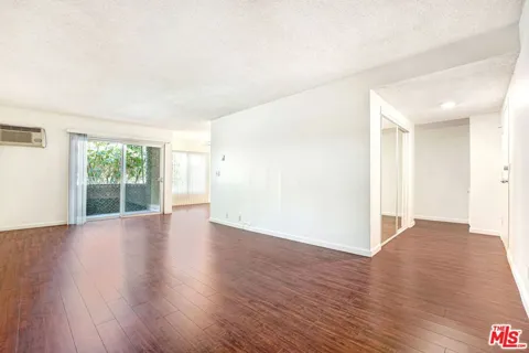 919 N Alfred Street #203
