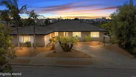 6111 Del Cerro Boulevard