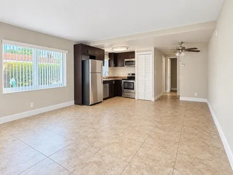 520 NE 44TH STREET #1