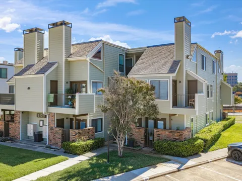 3129 Sondra Drive #206