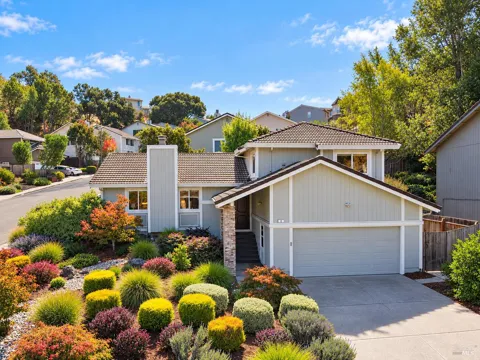 9 Carob Way