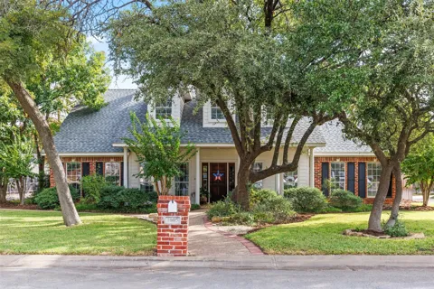 1605 Oak Hollow Drive