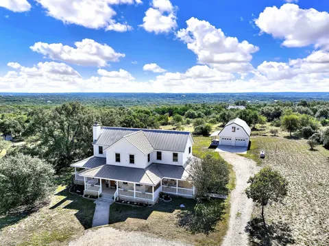 1061 Cascade Trail