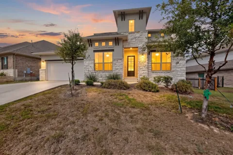 305 Palatino Bend