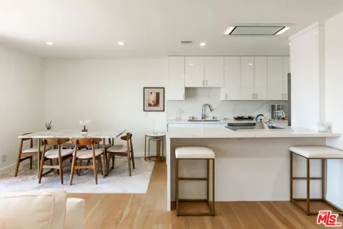 100 S Doheny Drive #811