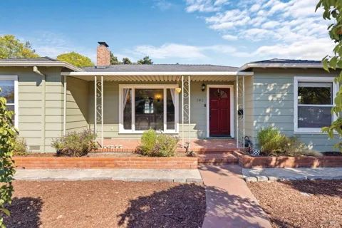 581 Silva Avenue