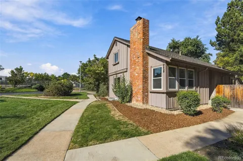 9238 W 86th Place
