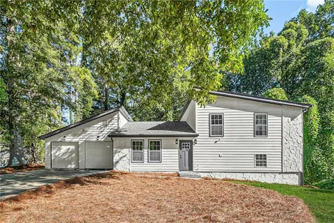2868 Kathryn Circle SW