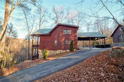138 Lucius Lane