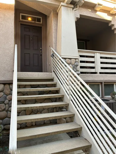 1439 Ledgestone