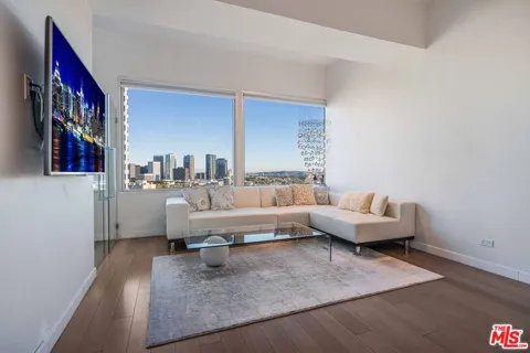 10501 Wilshire Boulevard #1904