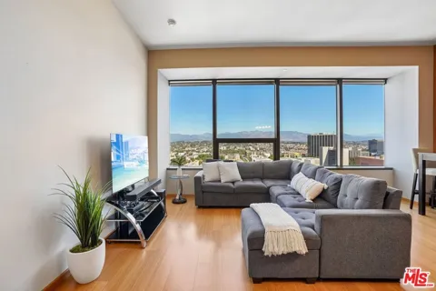 1100 Wilshire Boulevard #2105