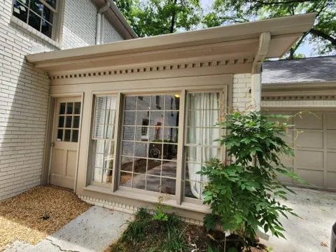 943 Barton Woods Road NE