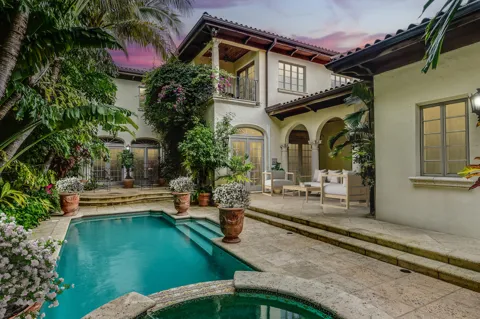 446 Brazilian Avenue