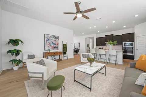 961 Oak Chase Way #40