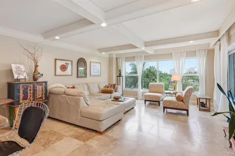 875 E CAMINO REAL #4D