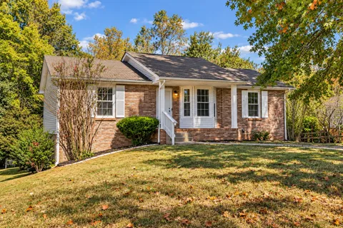 740 Acorn Dr