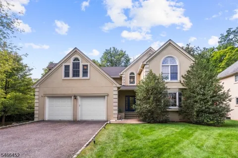 8 Ashland St