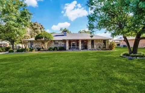 300 E Short Street