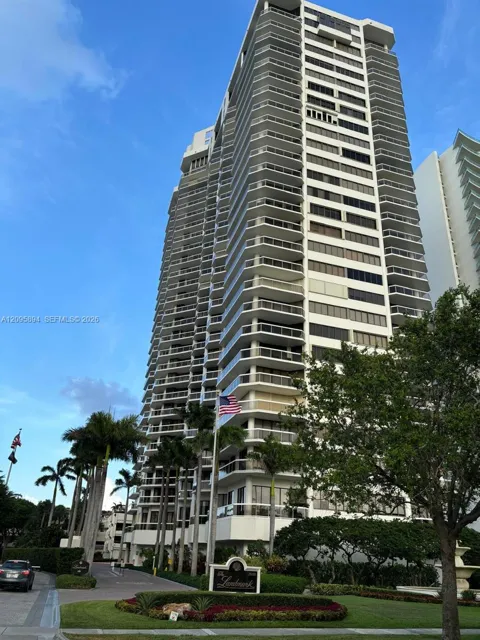 20185 E Country Club Dr #2406