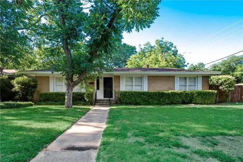 1601 Larkspur Drive