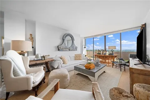 2575 Peachtree Road NE #22H