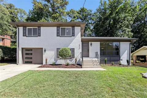 3018 Thrasher Circle