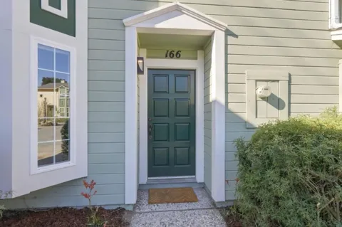 166 Pryce Street #166