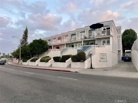 320 Catalina Avenue #3