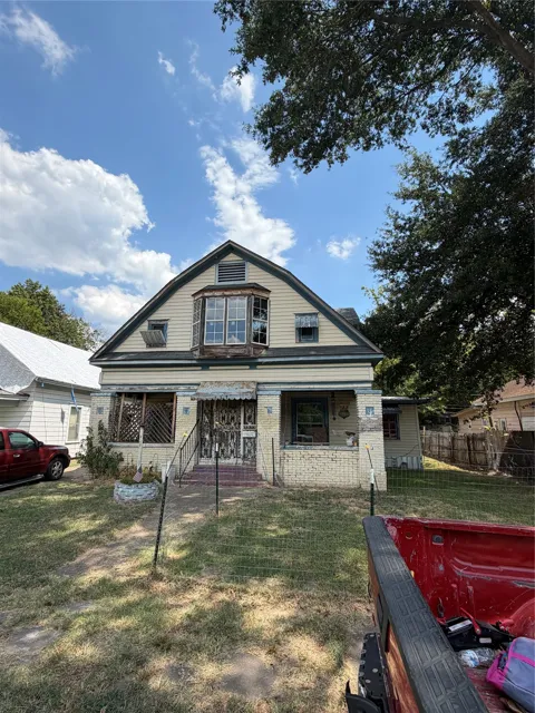 733 Seminole Avenue