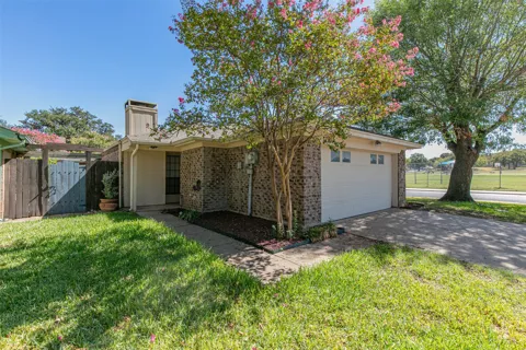 1710 Magnolia Lane
