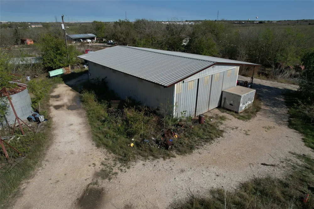 6144 Turnersville Road Creedmoor, TX 78610