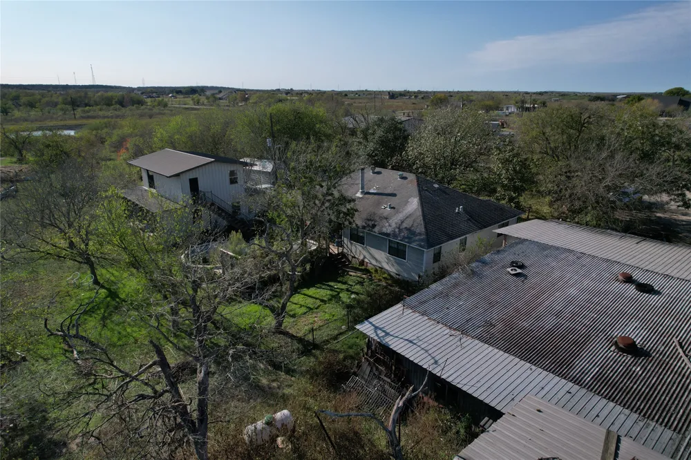 6144 Turnersville Road Creedmoor, TX 78610
