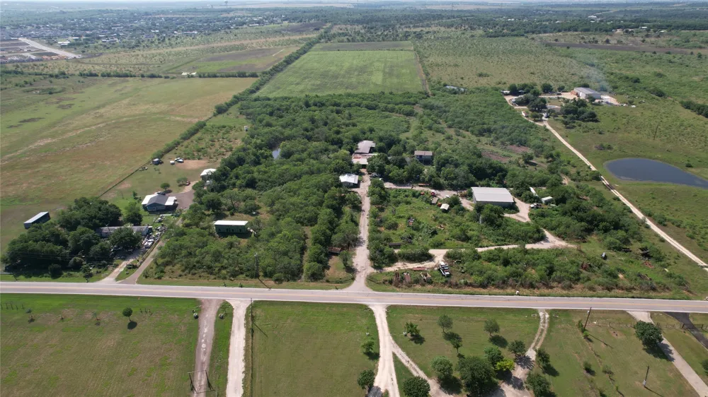 6144 Turnersville Road Creedmoor, TX 78610