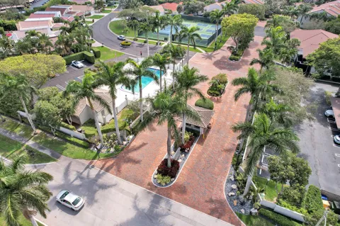 40 Pelican Pointe Drive #205