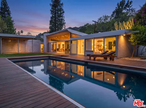 2538 Hutton Drive