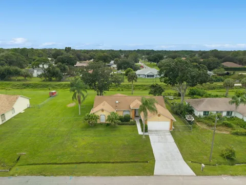 370 CAROL DRIVE NE