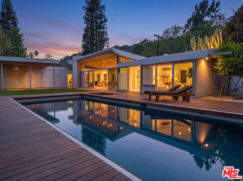 2538 Hutton Drive