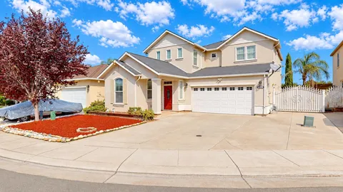 3818 Red Oak Lane