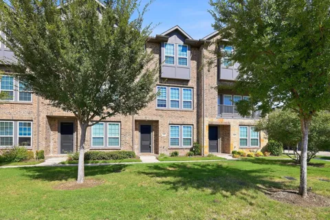 695 Vista Del Lago Drive