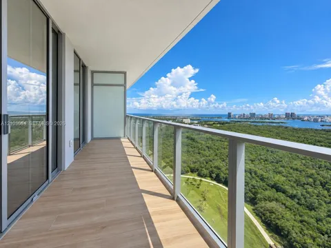 2411 Laguna Circle #2504