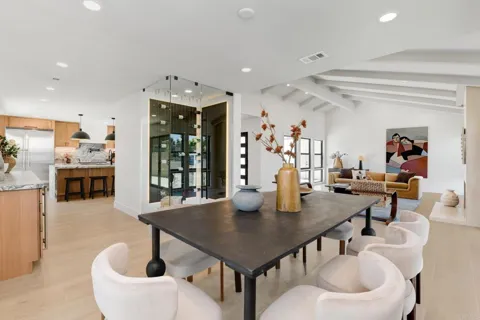 8838 La Jolla Scenic Drive